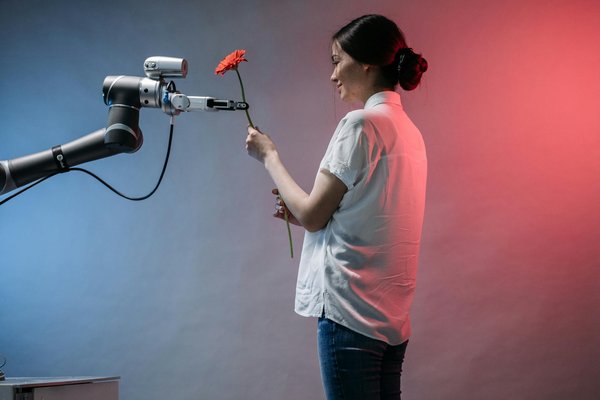 Comment configurer un firewall pour protéger un serveur de base de données ?